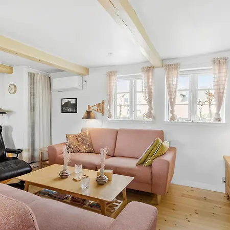 2 Bedroom Stunning In Casa vacanze *