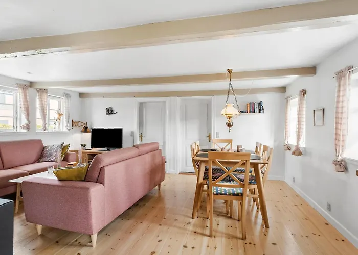 2 Bedroom Stunning In Ferienhaus Bagenkop